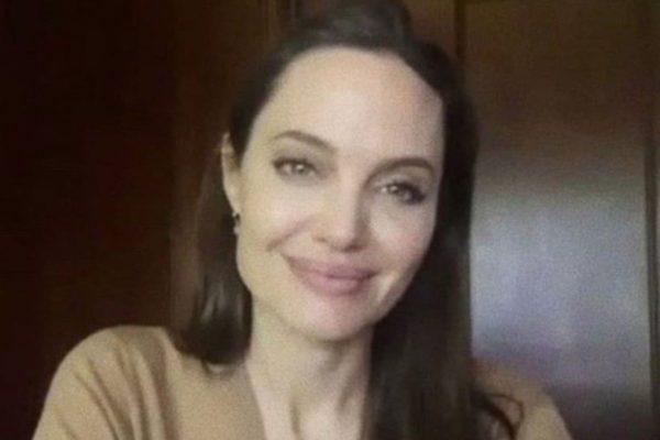 Angelina Jolie sells Los Angeles mansion, signals move abroad