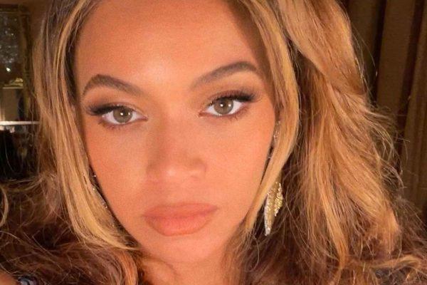 Beyoncé's BDay Reissue Honors Selena with 'Como la Flor' Blend