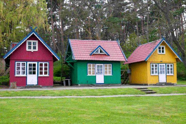 Boxabl's $895 Casitas: A Tiny Home Solution for Latino Families Facing High Rents