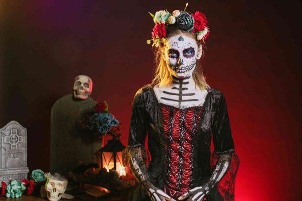 Día de Muertos vs. Halloween: Two Traditions, Two Ways of Remembering