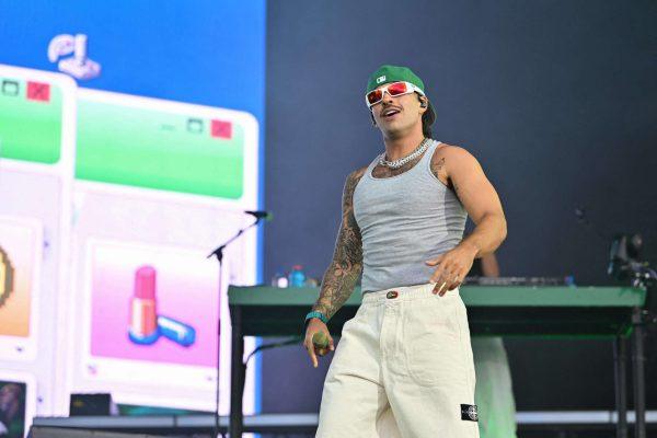 Feid's Emotional Onstage Moment During 'Boleritoxx' Performance Sparks Fan Concern