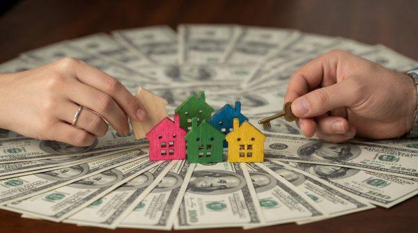 Florida homeowners face insurance costs that outpace tax worries