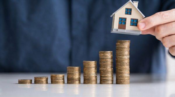 How persistent mortgage rates are reshaping home values for Latino buyers