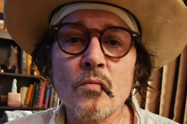 Johnny Depp in talks to return as Jack Sparrow for Pirates 6
