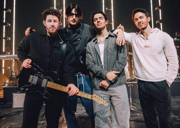 Jonas Brothers Bring Danny Ocean and Katteyes Onstage in Santiago for a Night of Cross-Border Pop