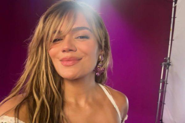 Karol G turns stage malfunction into an intimate moment with Chicago fans