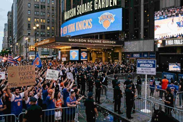 Knicks Watch Parties at MSG Face New Restrictions, Frustrating Fans and Local Businesses
