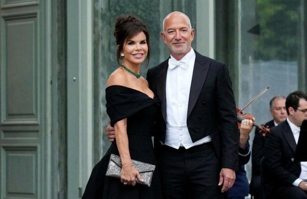 Lauren Sánchez's 200-Carat Emerald Necklace Steals the Show at White House State Dinner