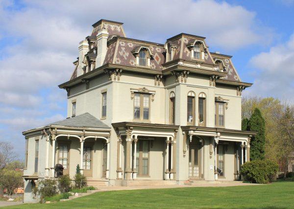 Michigan brothers' $1 bid on a mansion becomes a 40-year goldmine