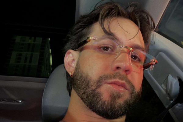 Mora Steps Out of the Shadows to Redefine Reggaeton