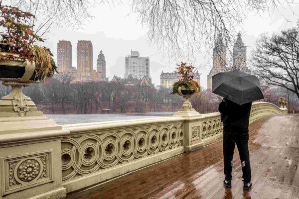 New York's first nor'easter of the season threatens weekend travel and coastal areas