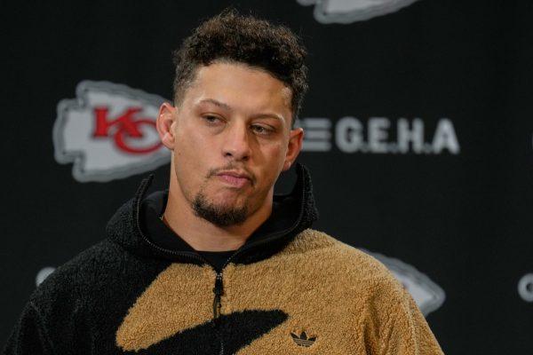 Patrick Mahomes' Recovery Becomes a White House Question, Adding Uncertainty to NFL Season