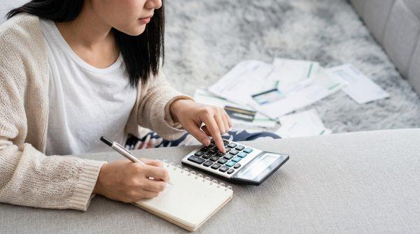 Pew Survey: Most US Latinos Feel Their Pay Falls Short of Desired Life