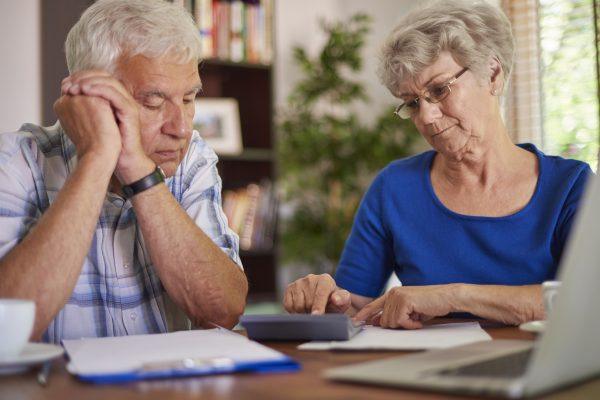 Retirement in the US: How Inflation and Rising Costs Are Squeezing Latino Seniors