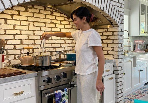 Selena Gomez Lists Encino Mansion for $6.5 Million After Marrying Benny Blanco