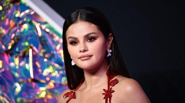 Selena Gomez opens up about how vaping changed her voice