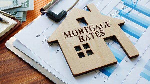 US mortgage rates hit 6.71%, squeezing Latino homebuyers