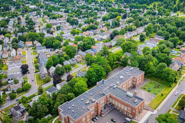 Utica's $87K Homes Can't Stop the Exodus: A Rust Belt Reality Check