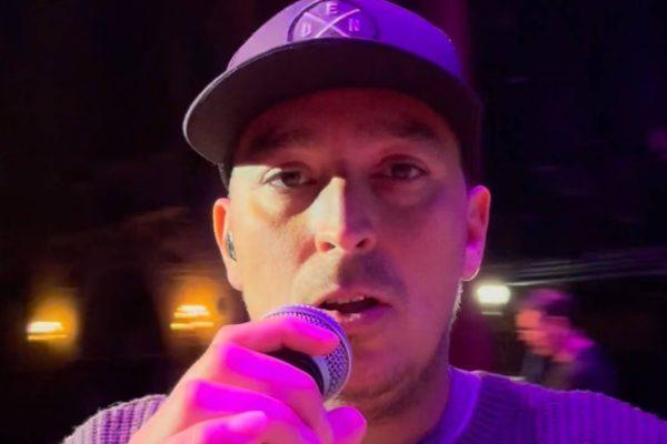 Venezuelan singer Rudy Cárdenas takes the mic for Chicago